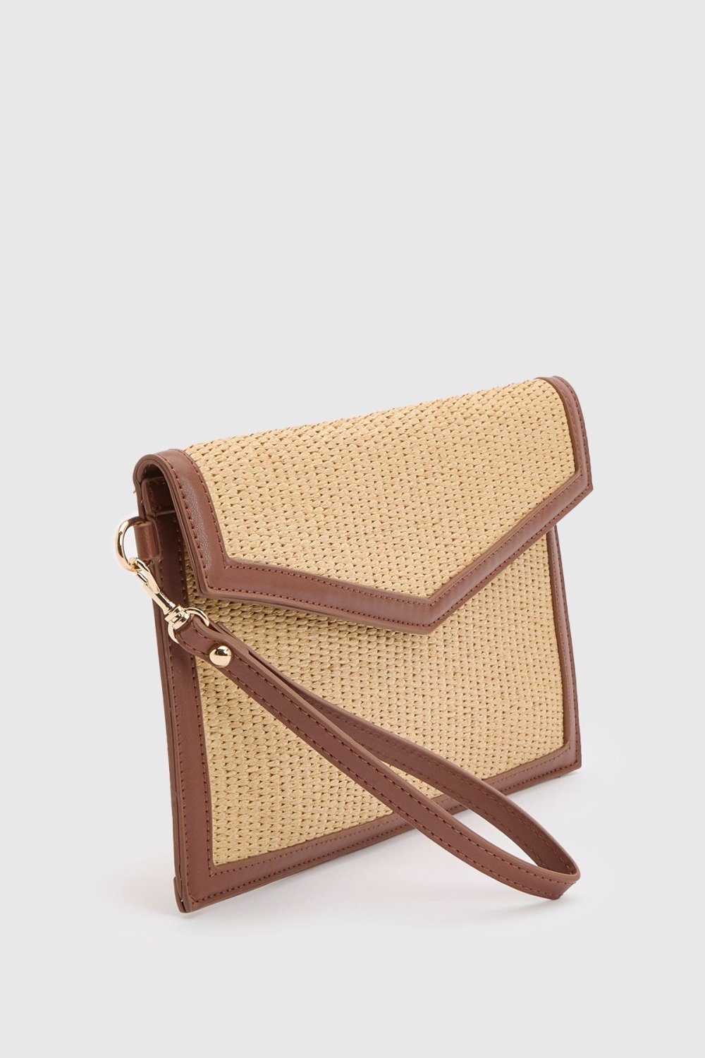 Pochette en raphia