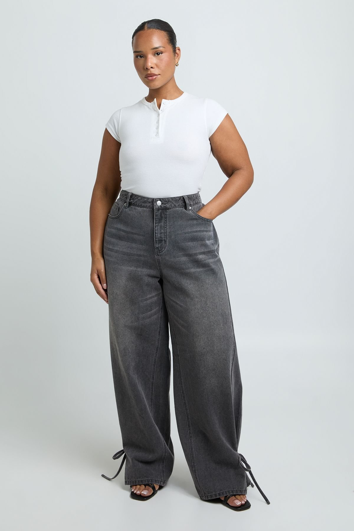 Jean large taille haute avec détail - Grande taille