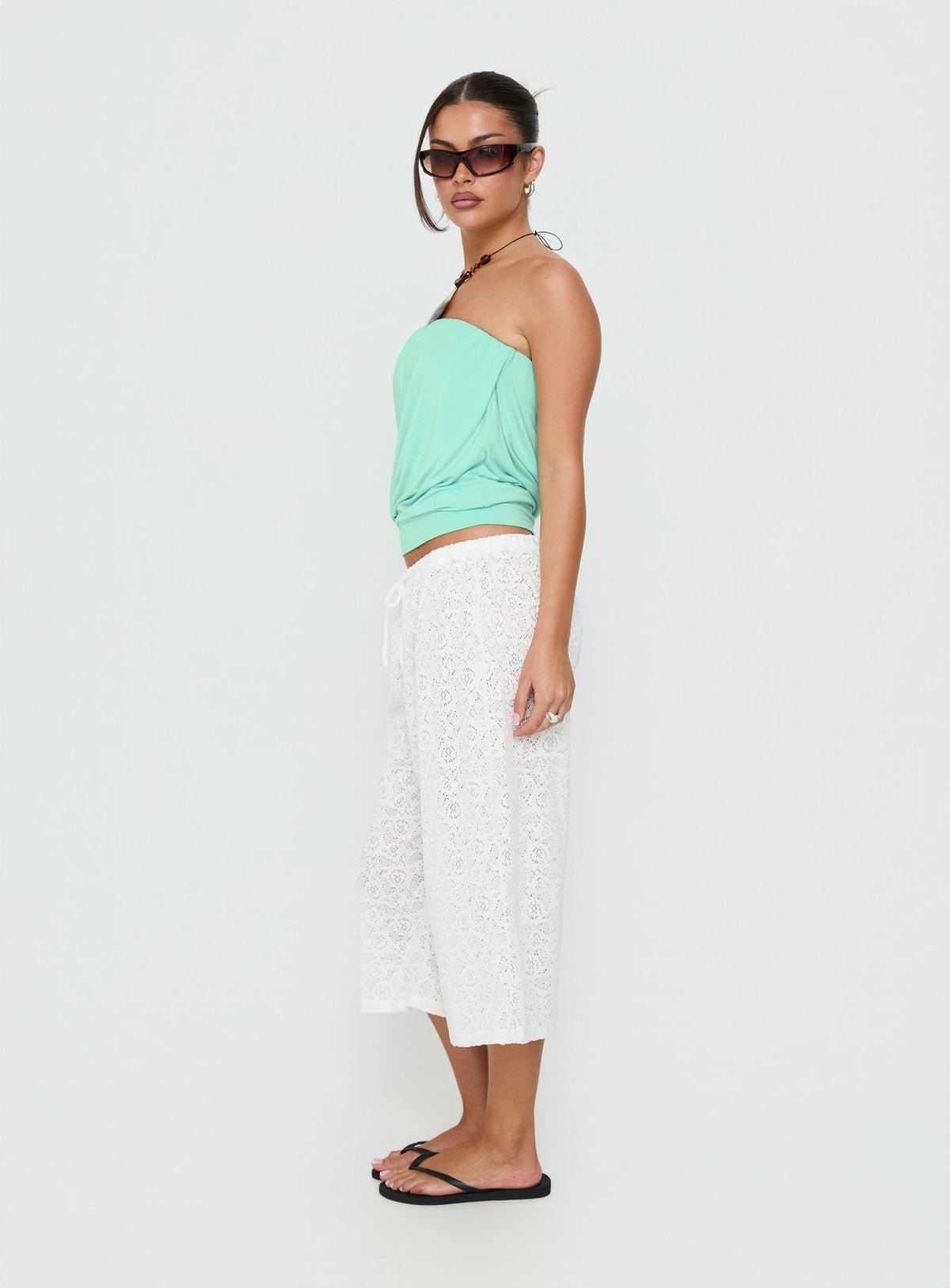 3/4 drawstring pants with lace detail