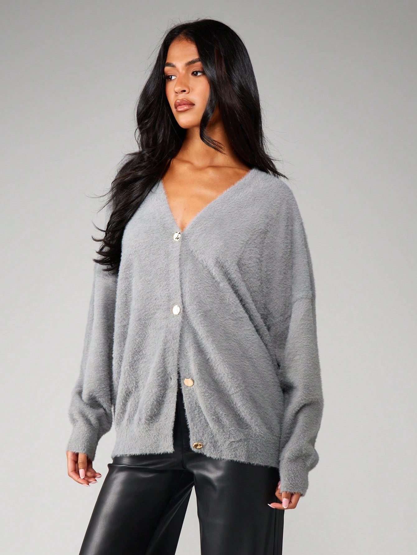 Cardigan oversize b boutons f tricot na3em