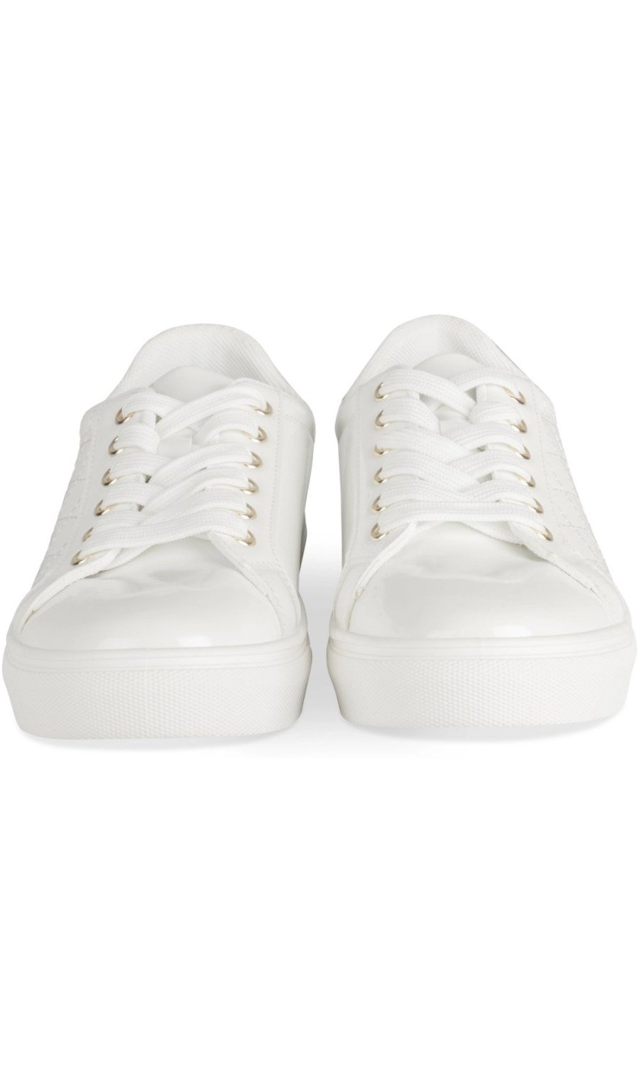 White quilted sneakers, gold heel tab