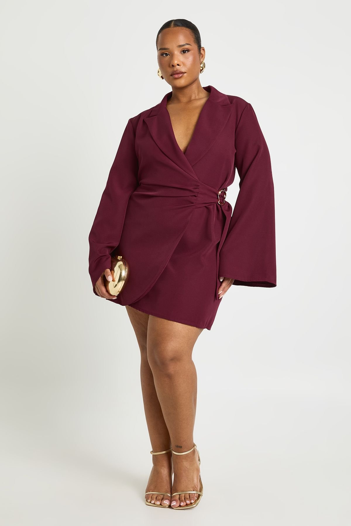 Robe blazer grande taille cintrée avec détails de boucle et ceinture nouée