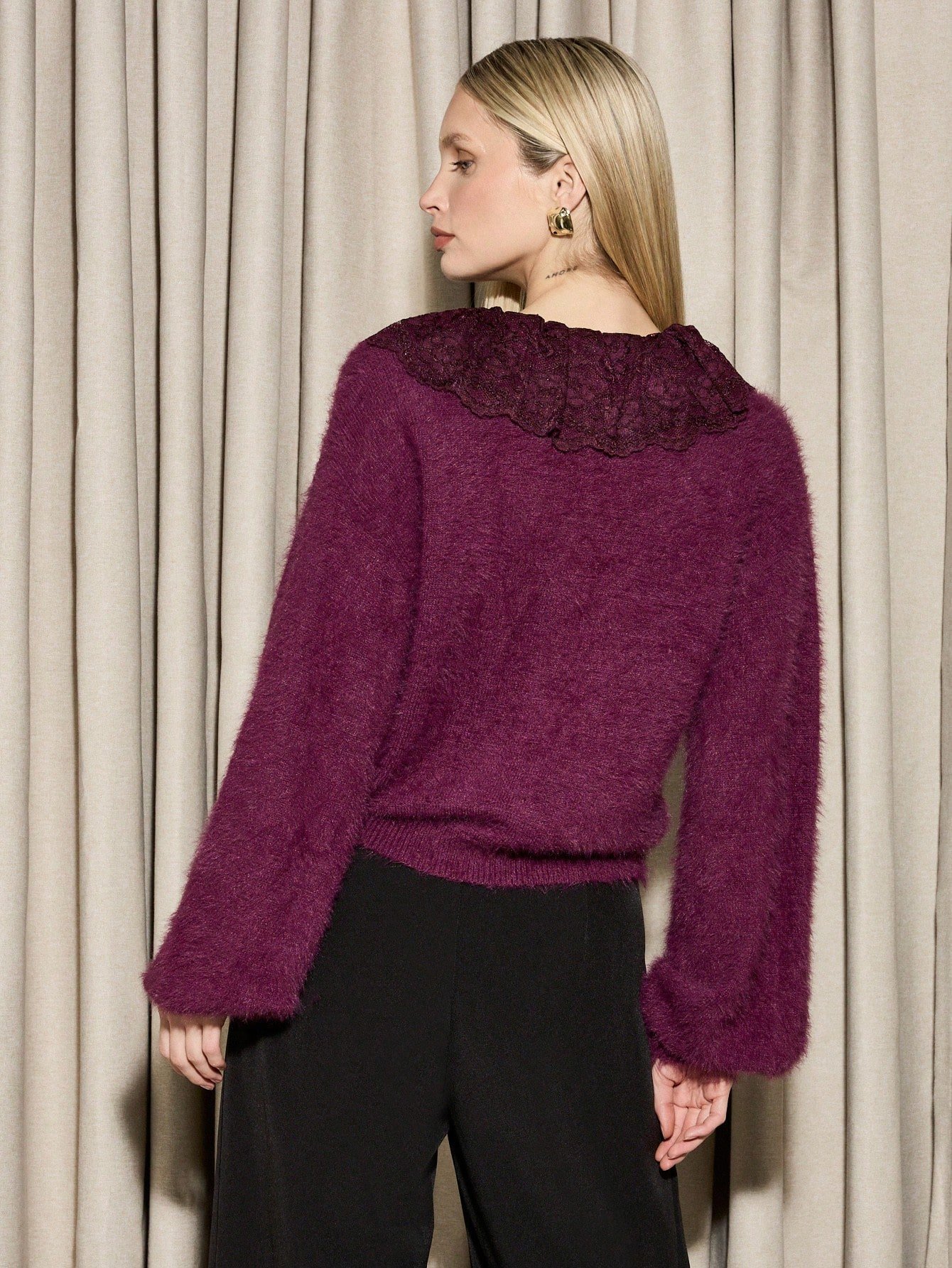 Cardigan boutonné en tricot moelleux à col dentelle