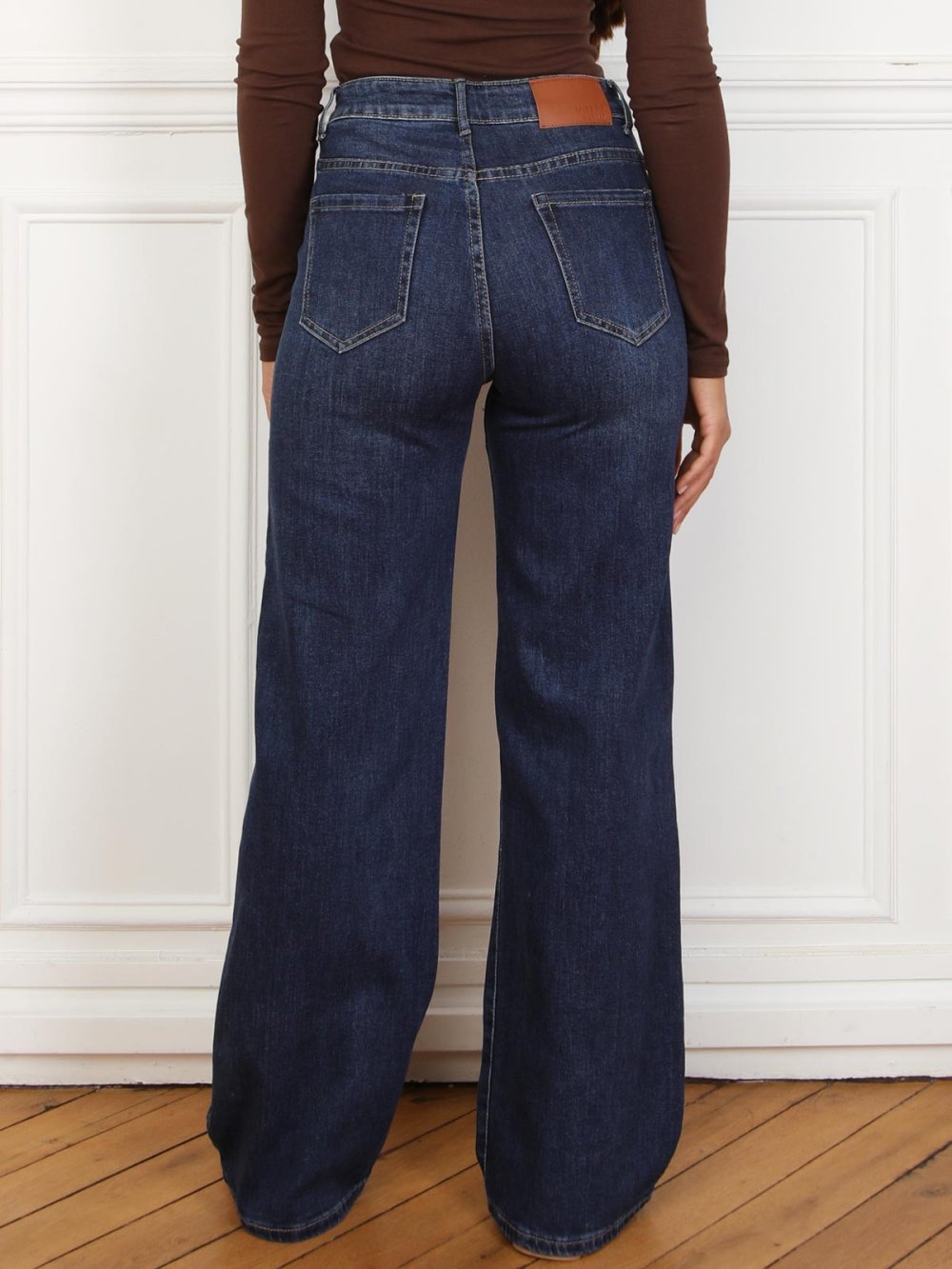 Dark blue high-waisted raw straight jeans