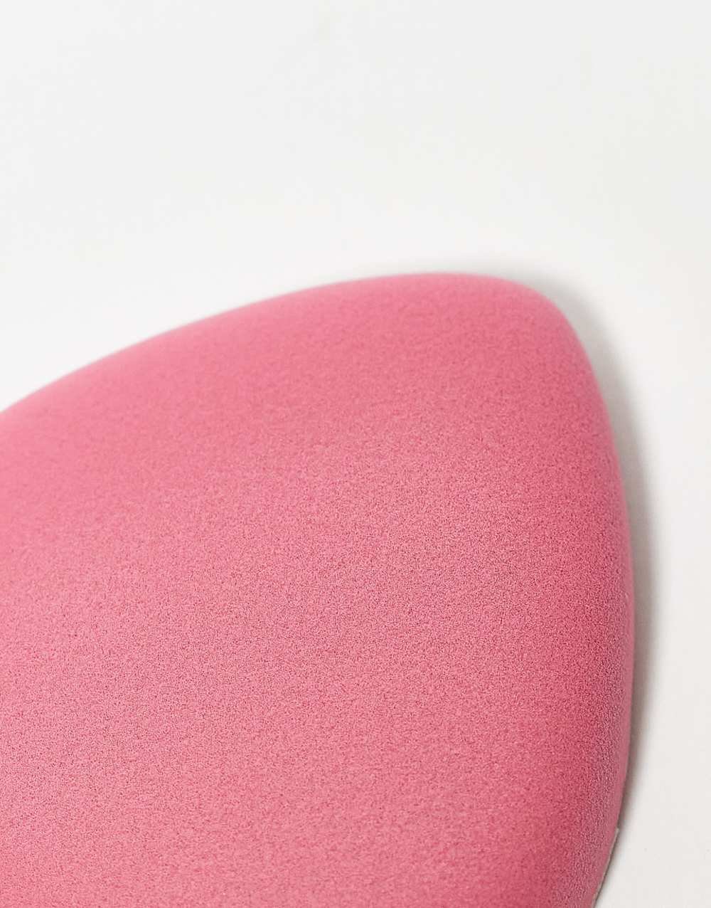 Make-up sponge for cream and liquid foundation