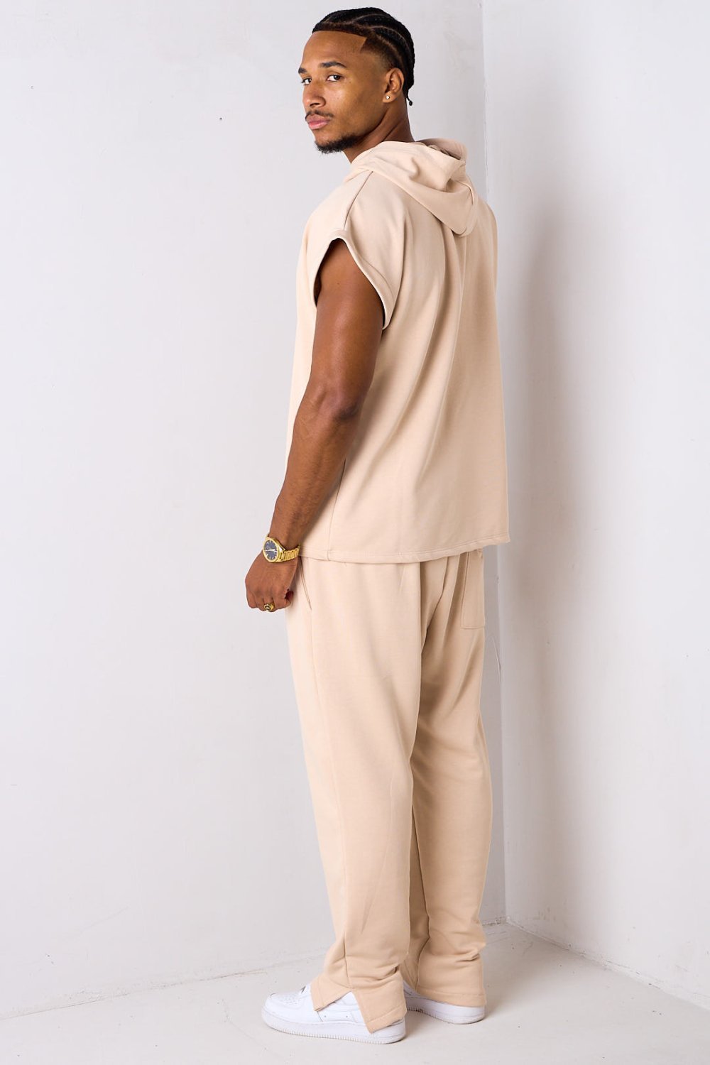 Ensemble débardeur à capuche et pantalon beige