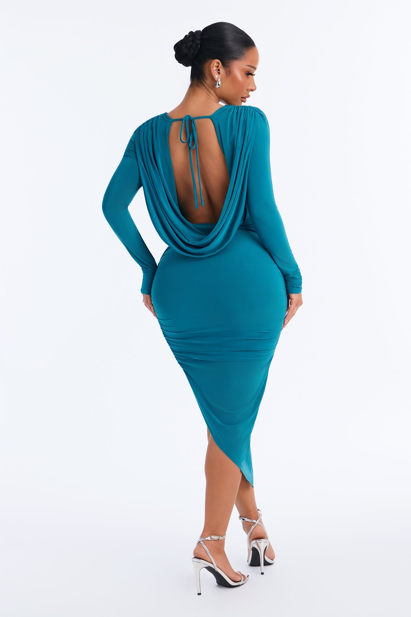 Robe midi drapée froncée dher 3eryan
