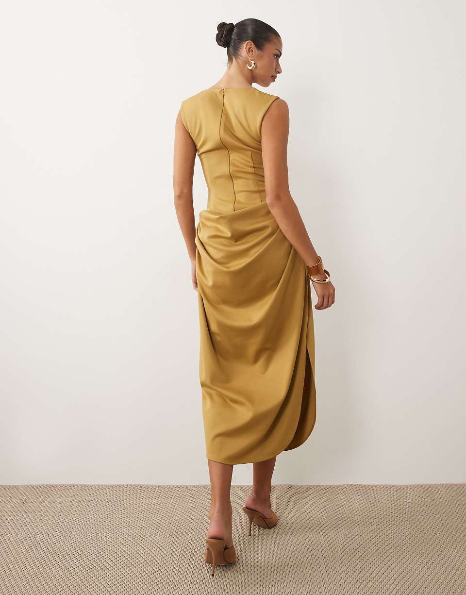 Robe midi style bandage b jupe drapée