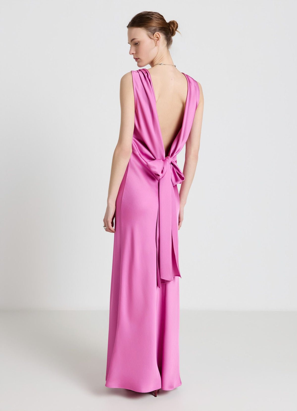 Robe twila satin dher meftouh b noeud