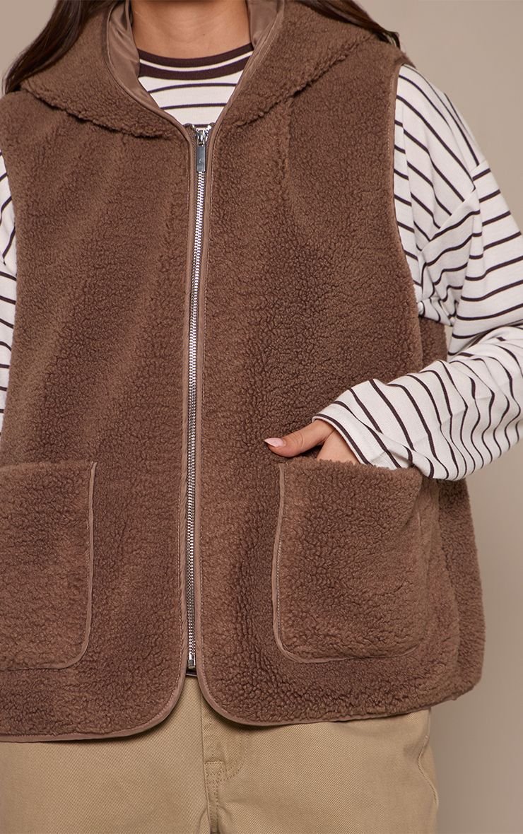 Gilet sans manches zippé en borg