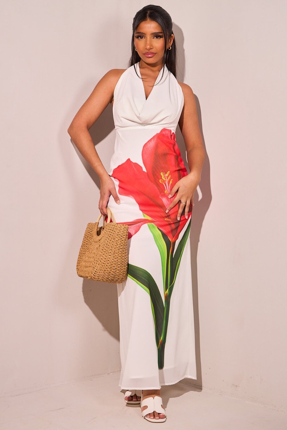 Robe longue col bénitier dos nu à fleurs rouge