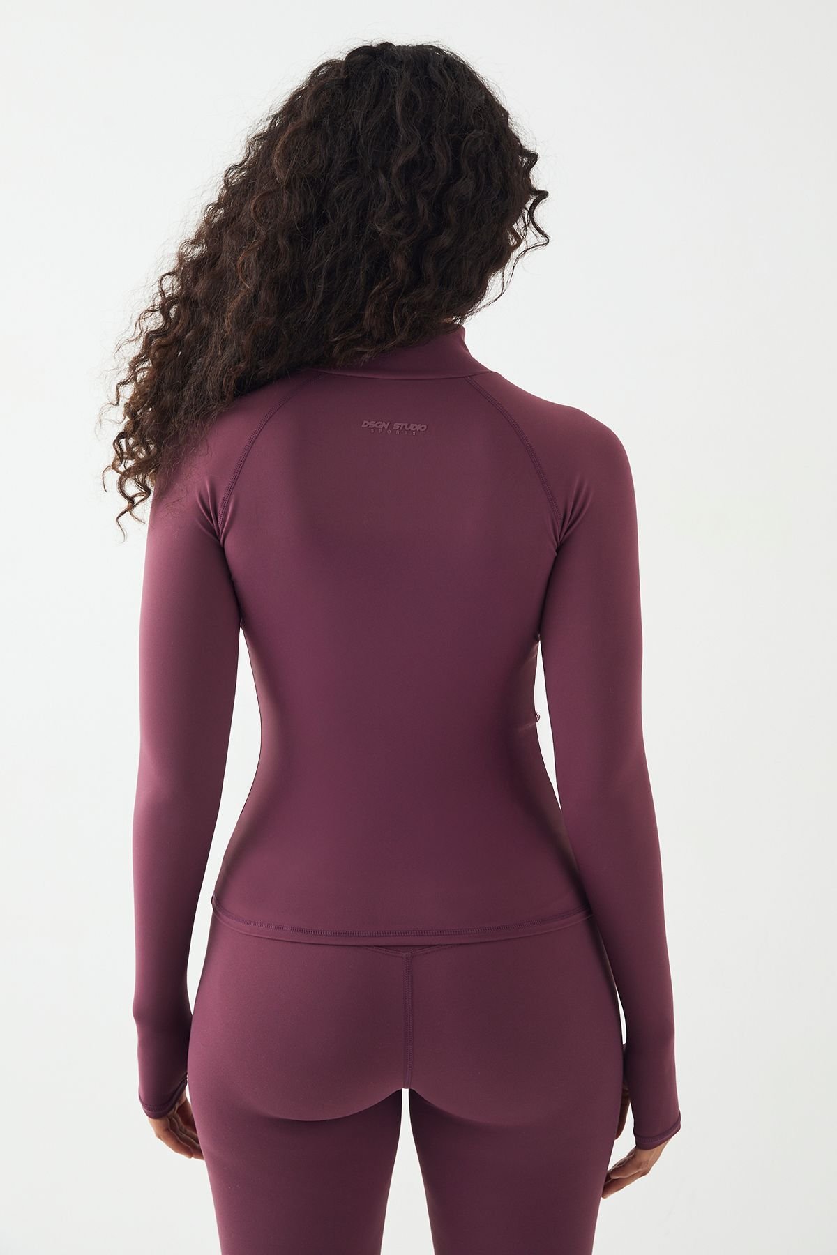 Extra-soft zip-up sports jacket