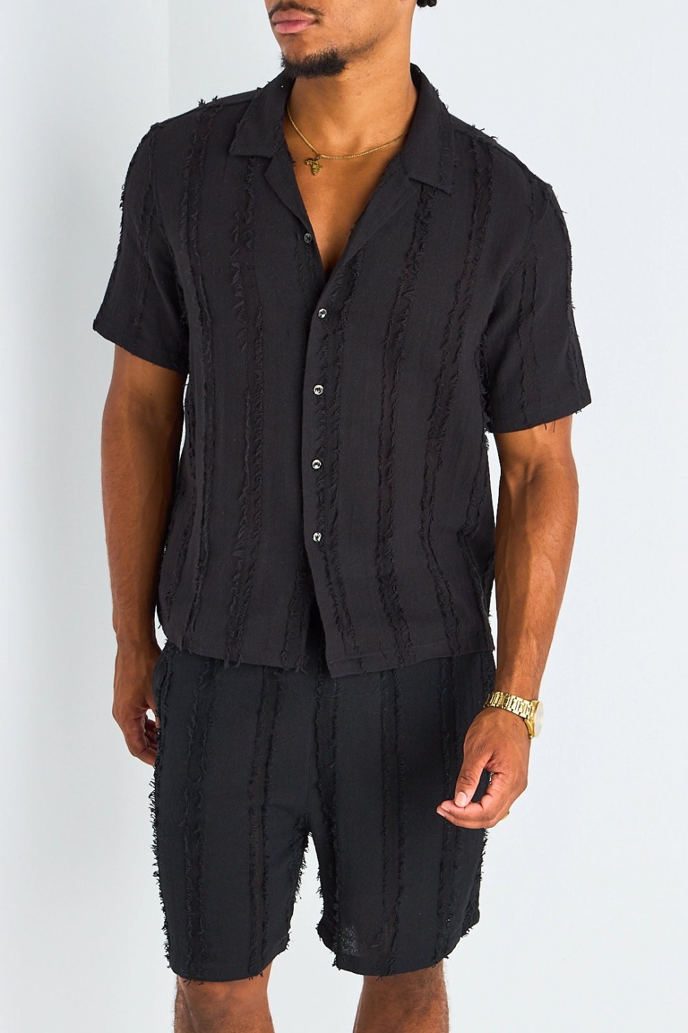 Ensemble chemise ajourée et short effiloché noir