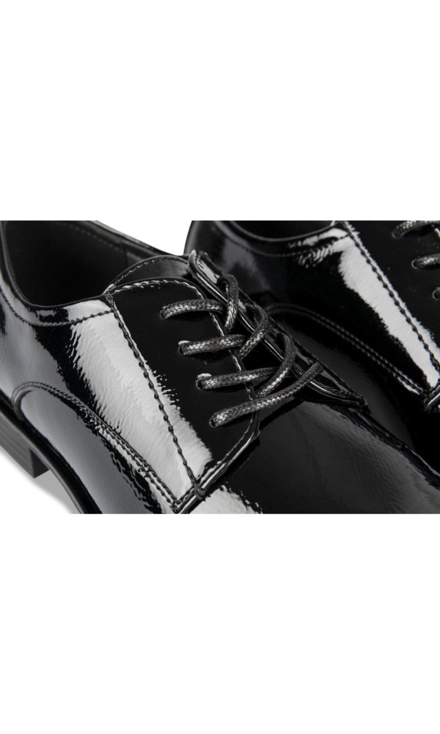 Derbies vernis à petit talon noirs