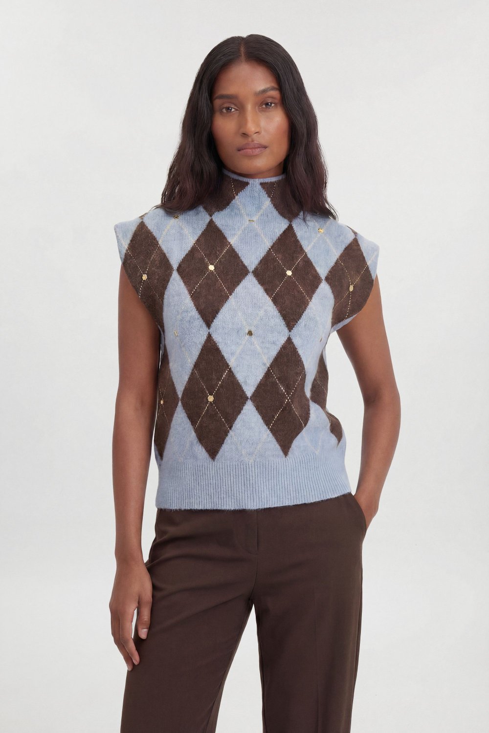 Pull sans manches à losanges cloutés