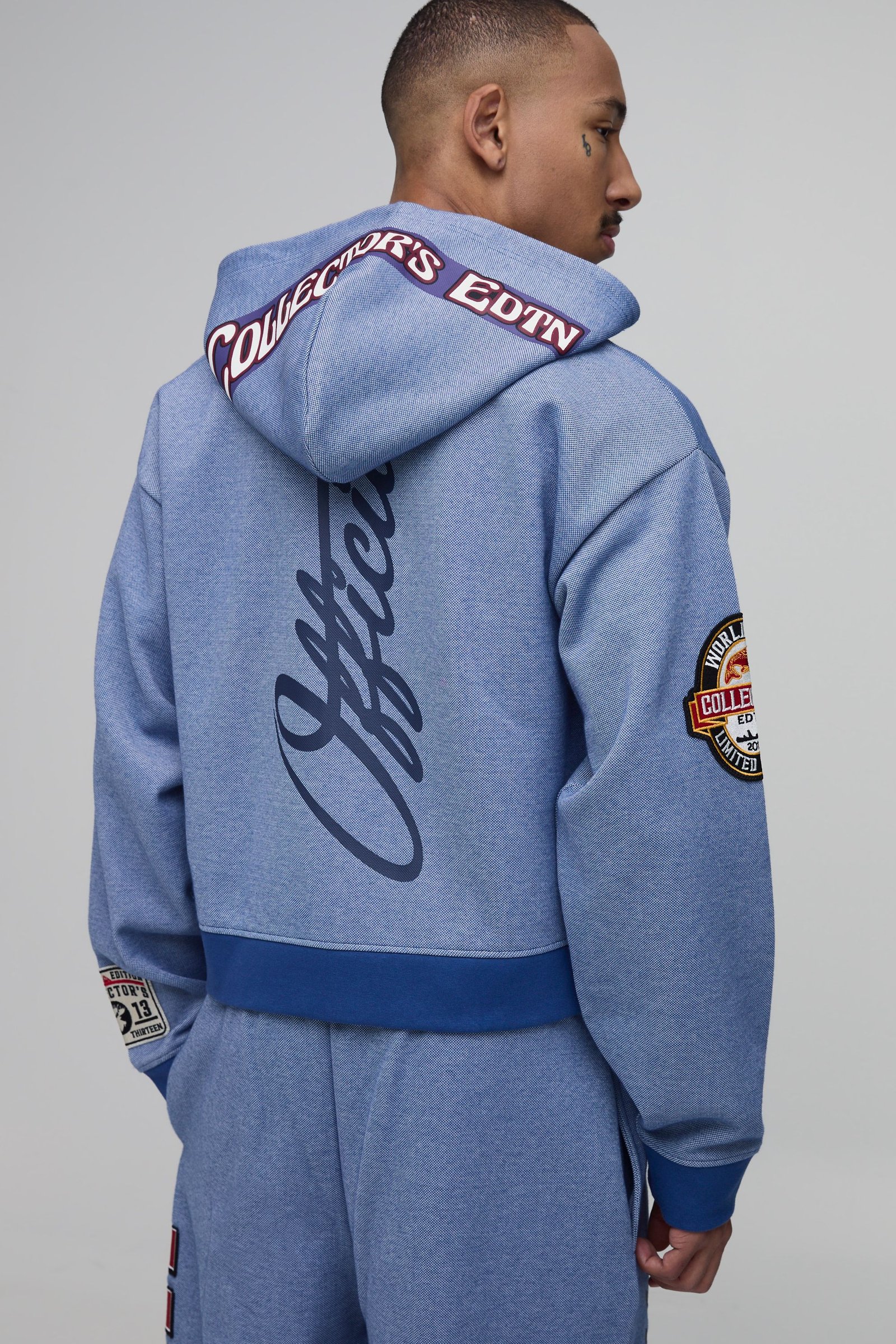 Sweat À Capuche Zippé Piqué Boxy Raccourci Avec Badge Édition Collector