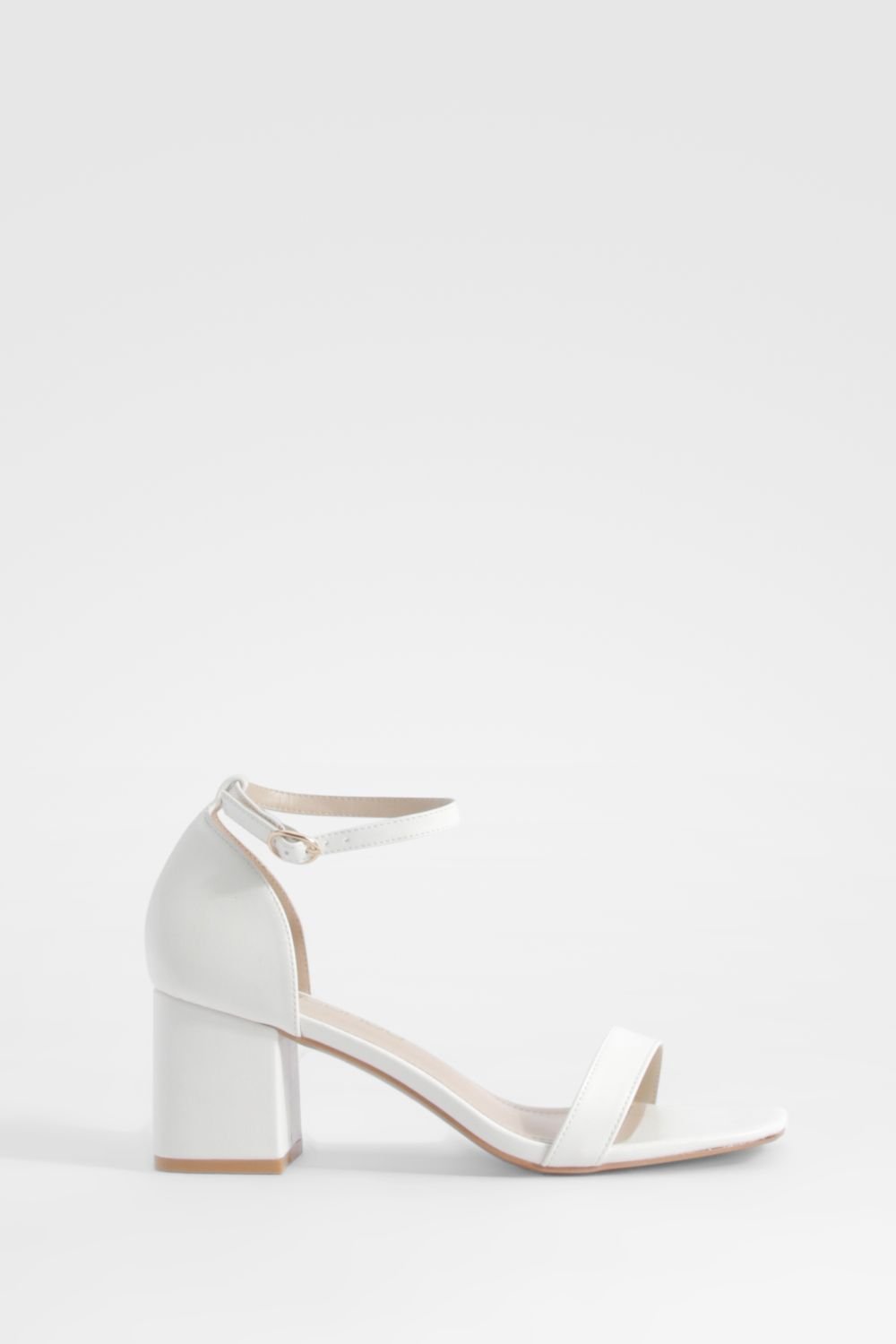 Talons à talon bas, coupe large et minimalistes