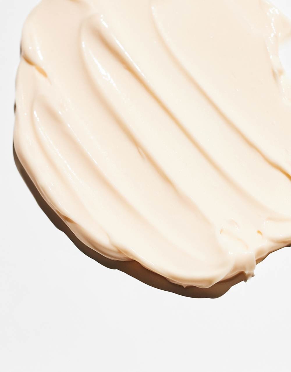 Brightening eye cream with caffeine and vitamin C