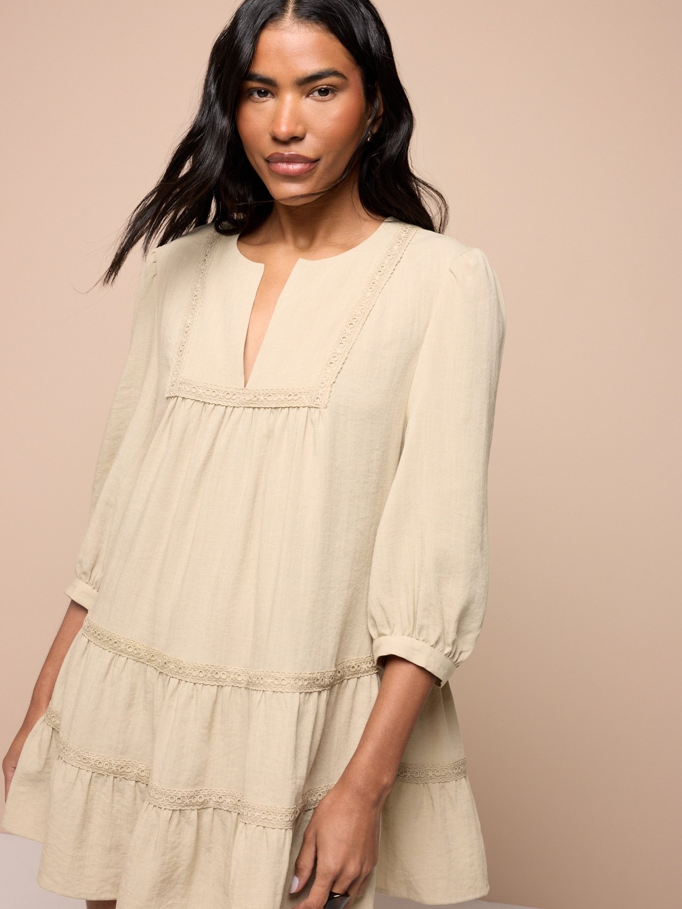 Robe Mini À Volants De Style Bohème Avec Bordure En Dentelle