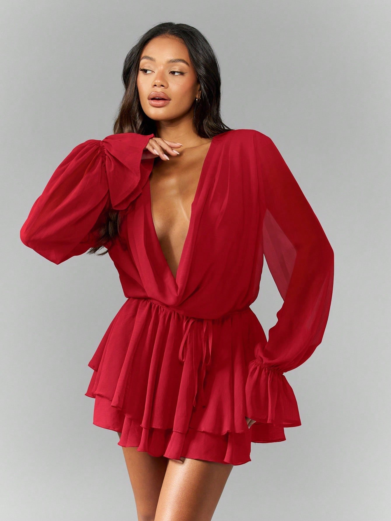 Mini Robe En Mousseline Avec Col Bénitier Et Jupe À Volants