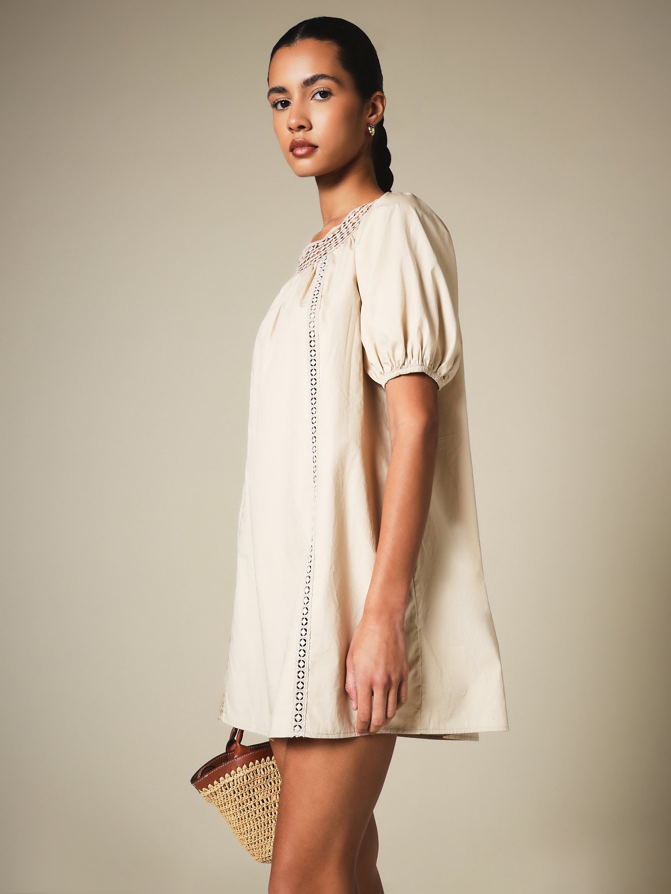 Robe courte bohème à manches bouffantes et crochet