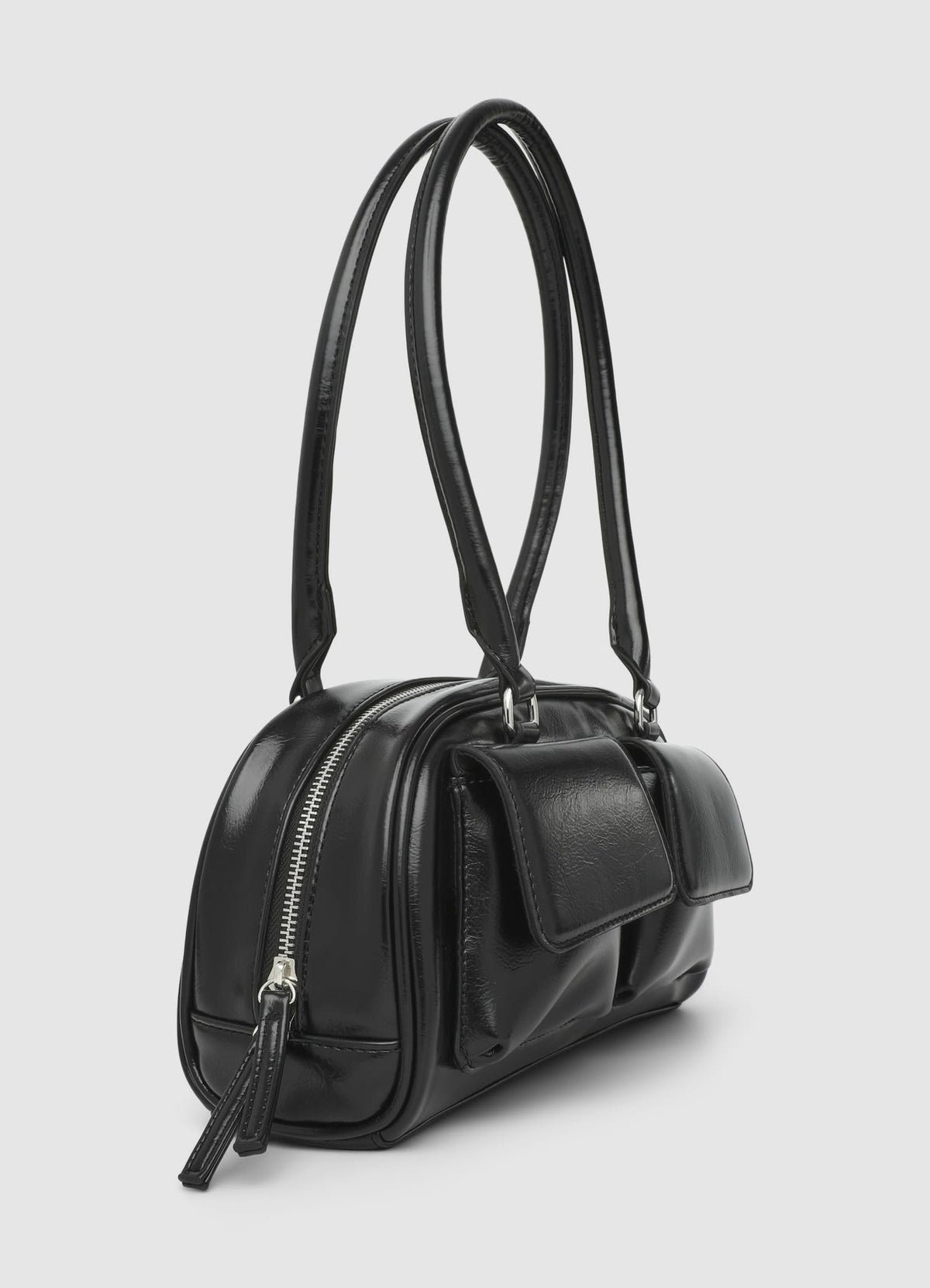 Bowling bag with flap pockets