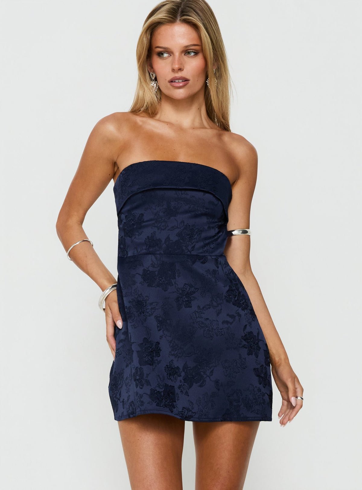 Robe qsira bustier dos m9tou3