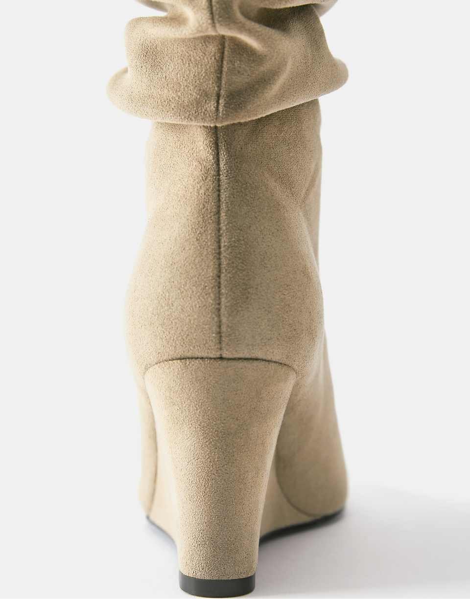 Bottines à talon compensé couleur sable