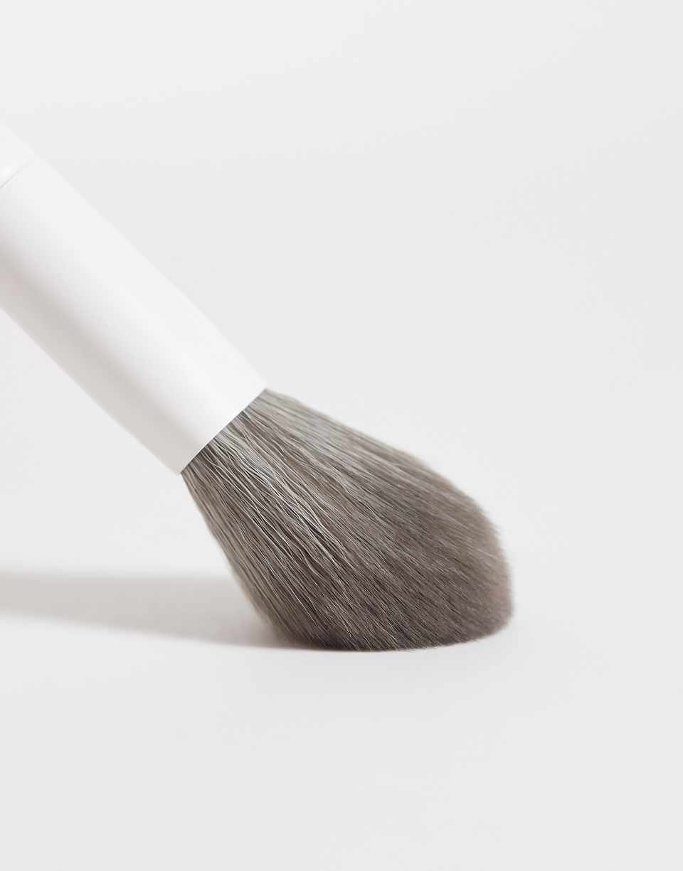 M160 dual-ended powder brush