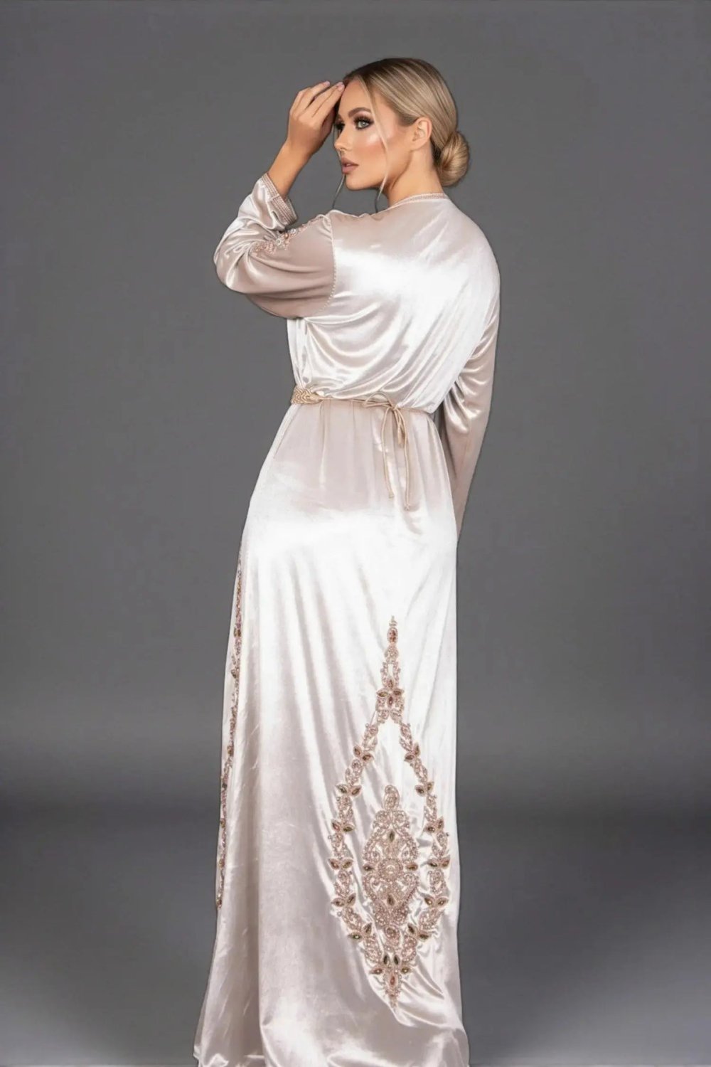 Caftan velours satiné champagne mtarz b dheb