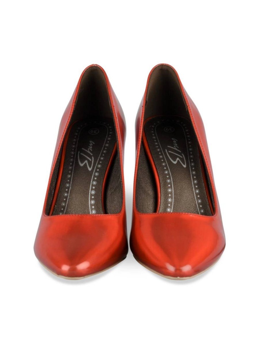 Red iridescent pointed pumps