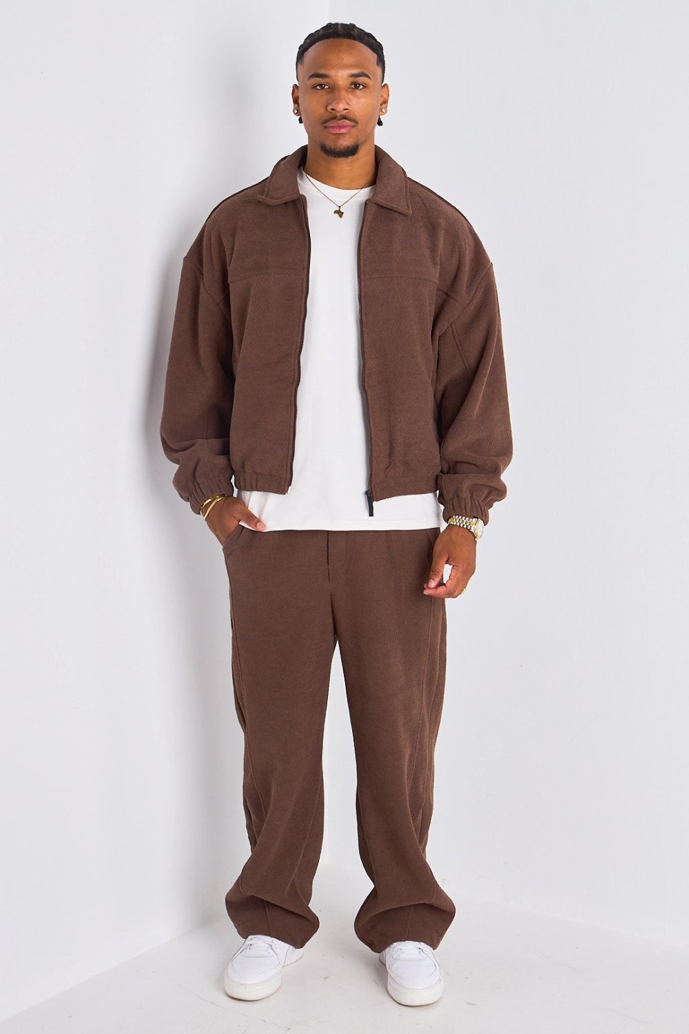 Brown zip jacket and joggers tracksuit