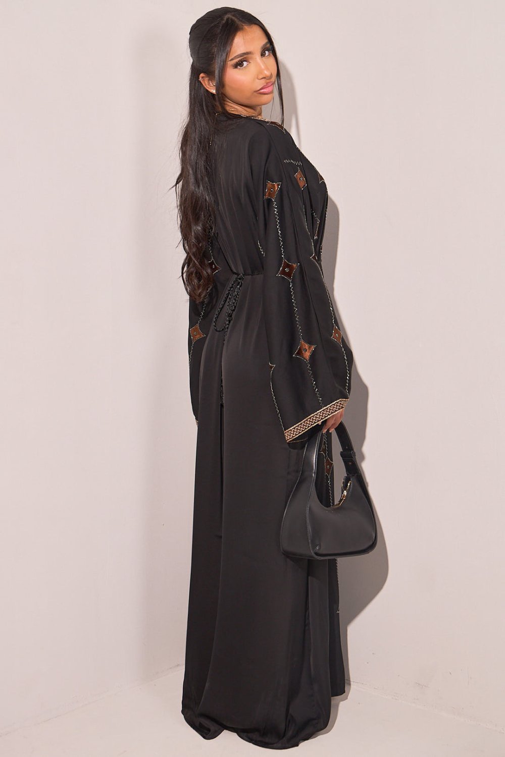 Abaya satinée b losanges w strass m3a voile k7la