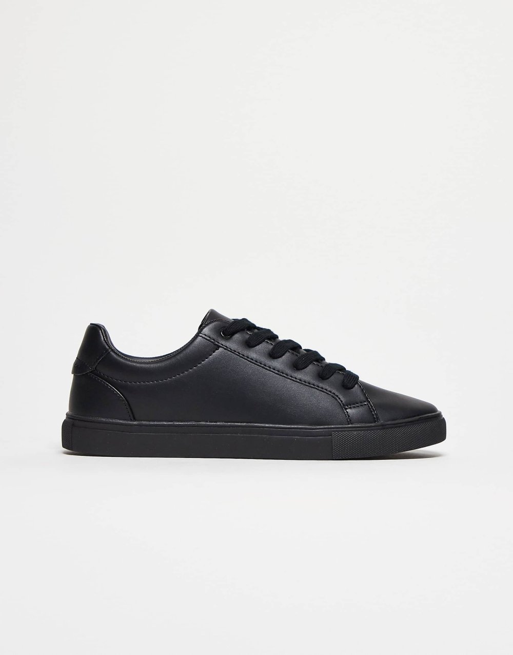 Lace-up trainers in black