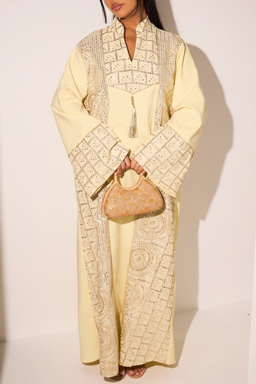 Abaya à sequins col V à pompon jaune