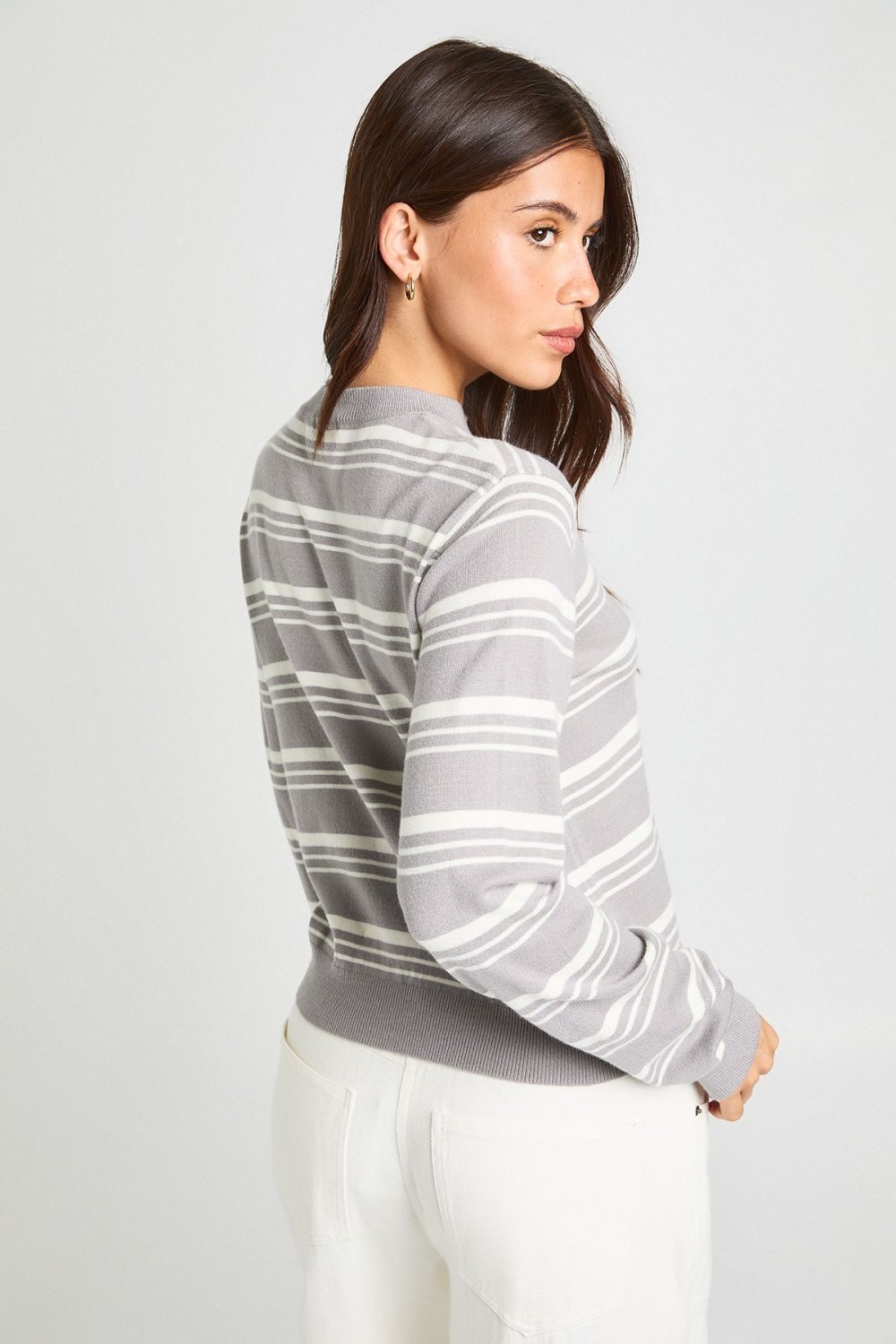 Cardigan mkhatet rteb, gris
