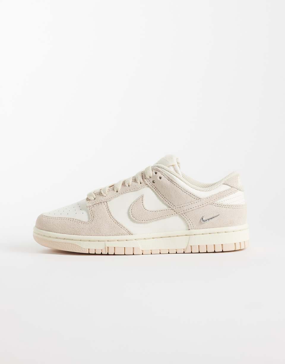 Baskets Dunk Low blanc et marron clair