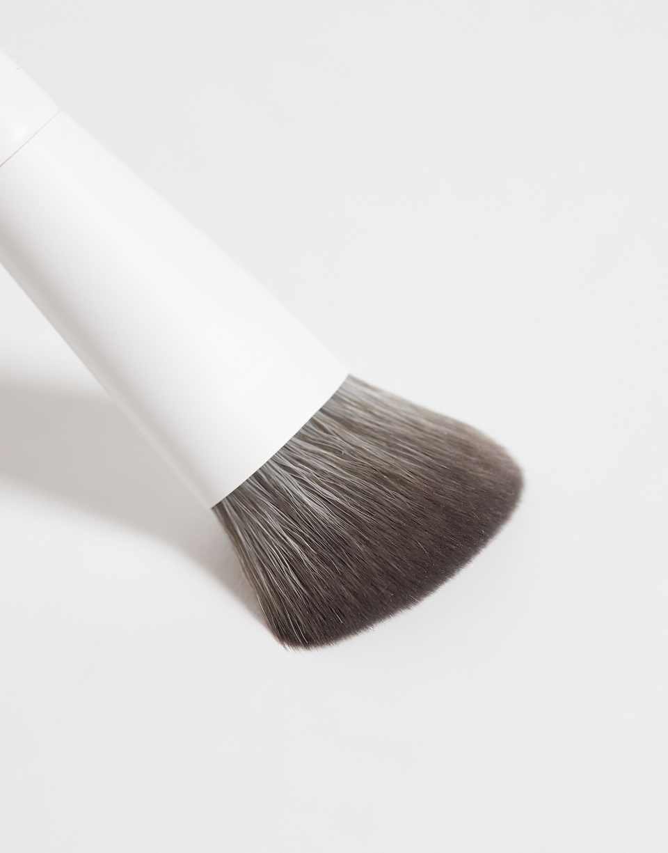 M200 - Pinceau à double extrémité pour blush