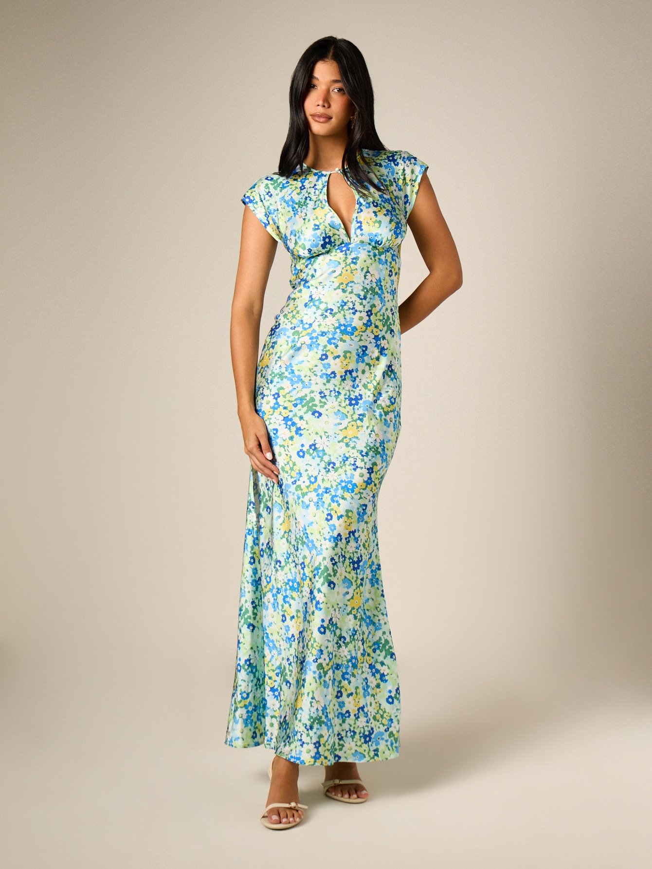 Floral satin dress with short sleeves