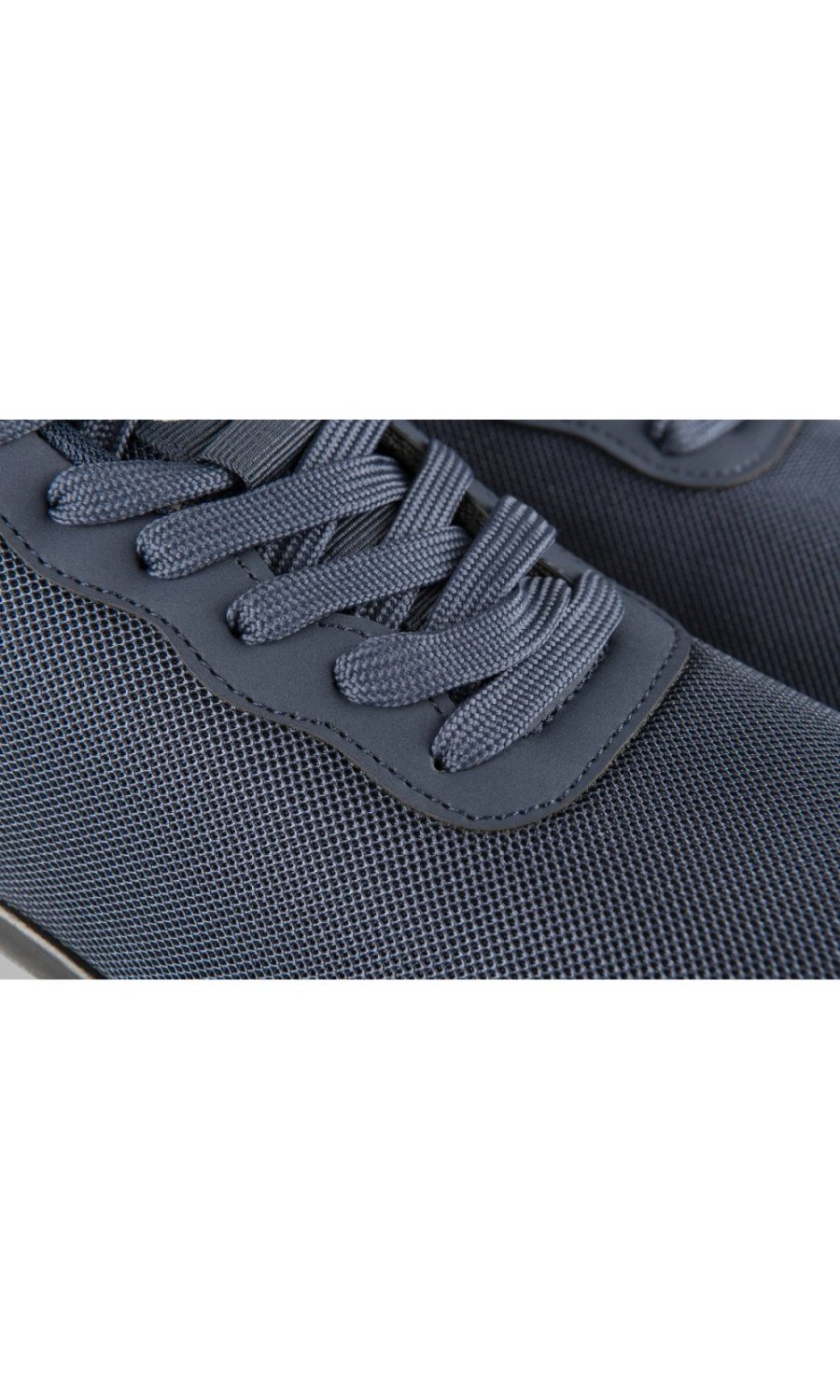 Navy mesh sneakers with chunky sole