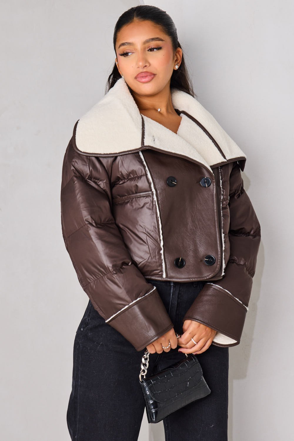 Veste courte texturée col fourrure marron