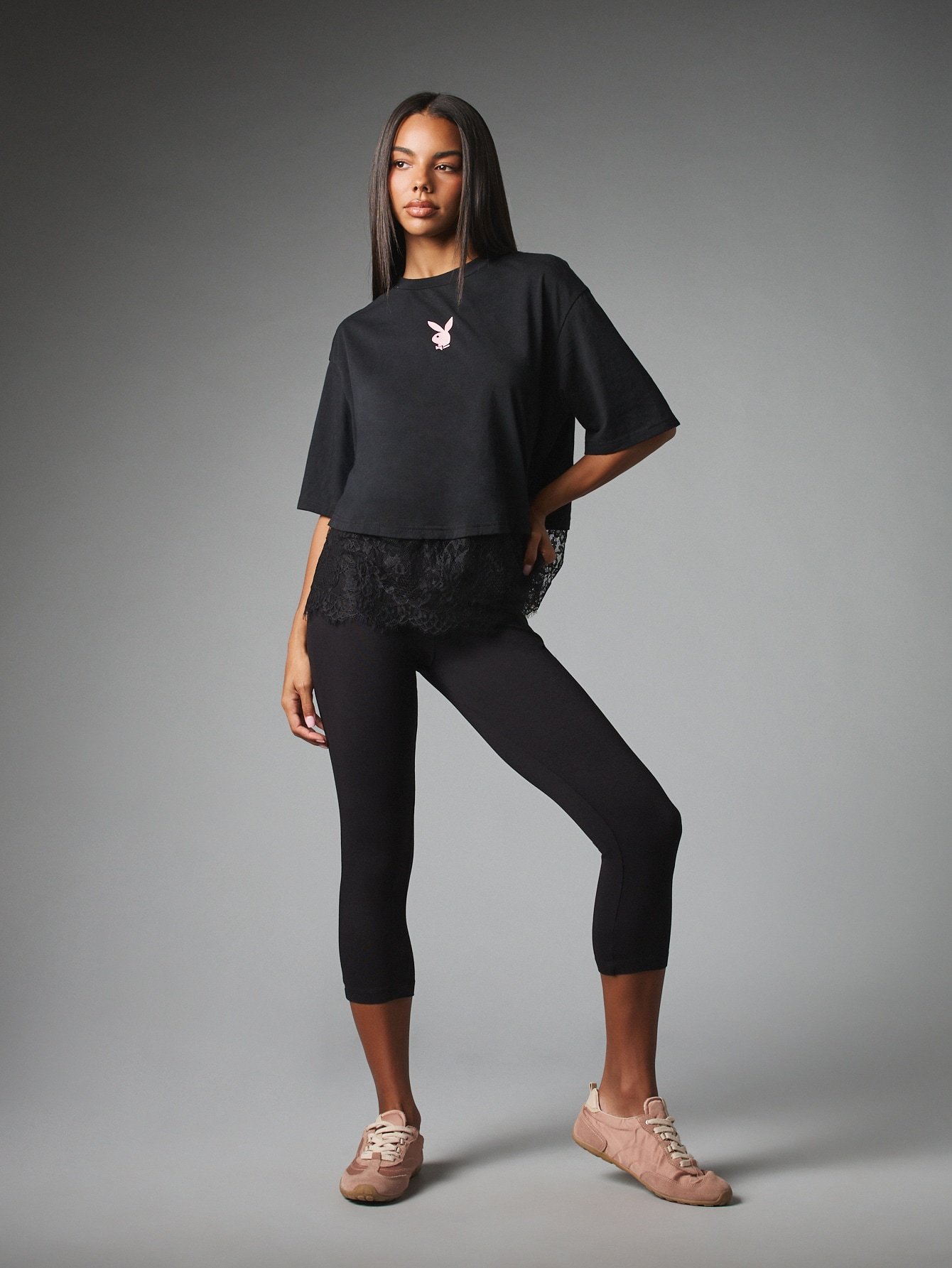 T-shirt court avec ourlet en dentelle florale