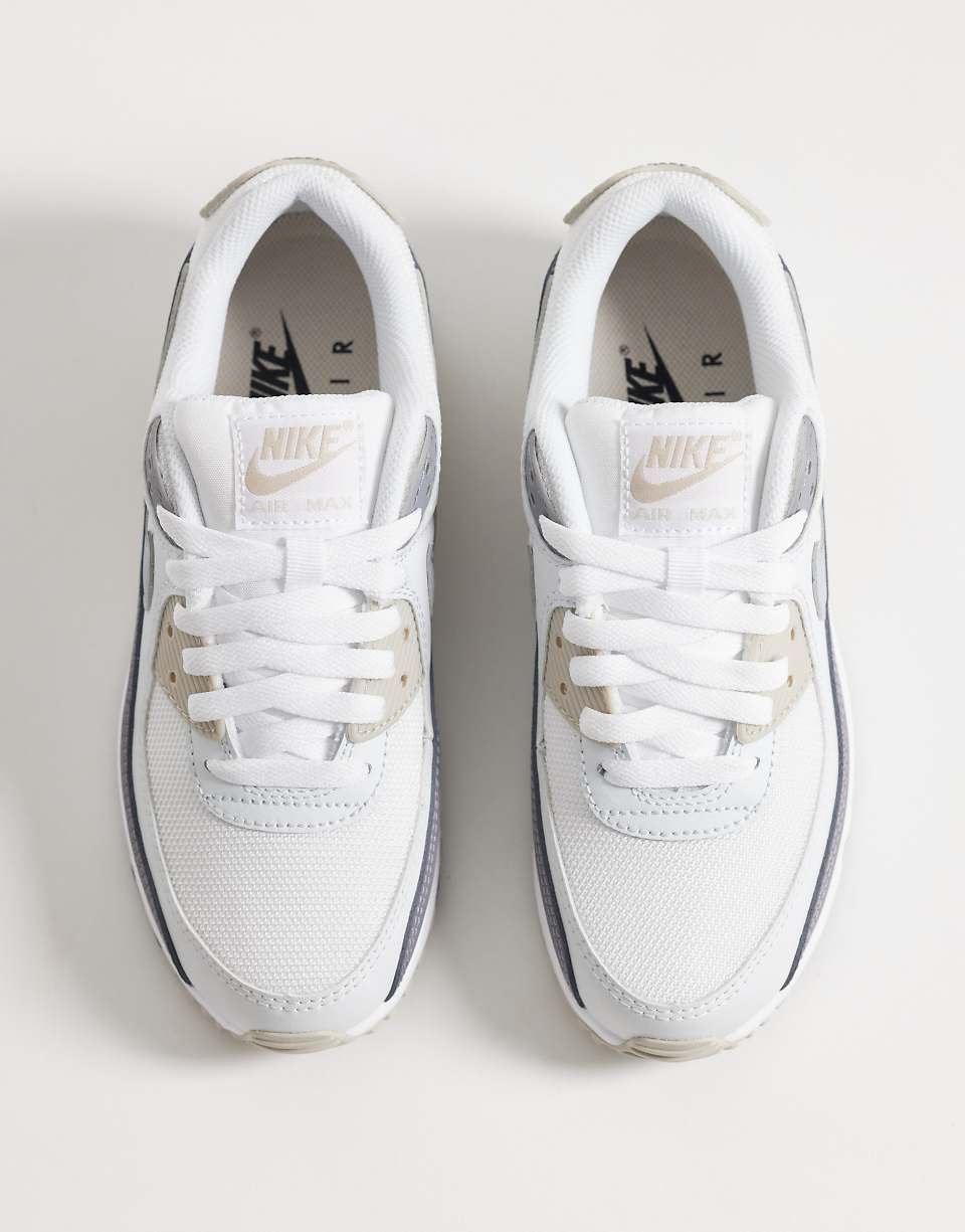 حذاء رياضي Air Max 90 باللون الرمادي