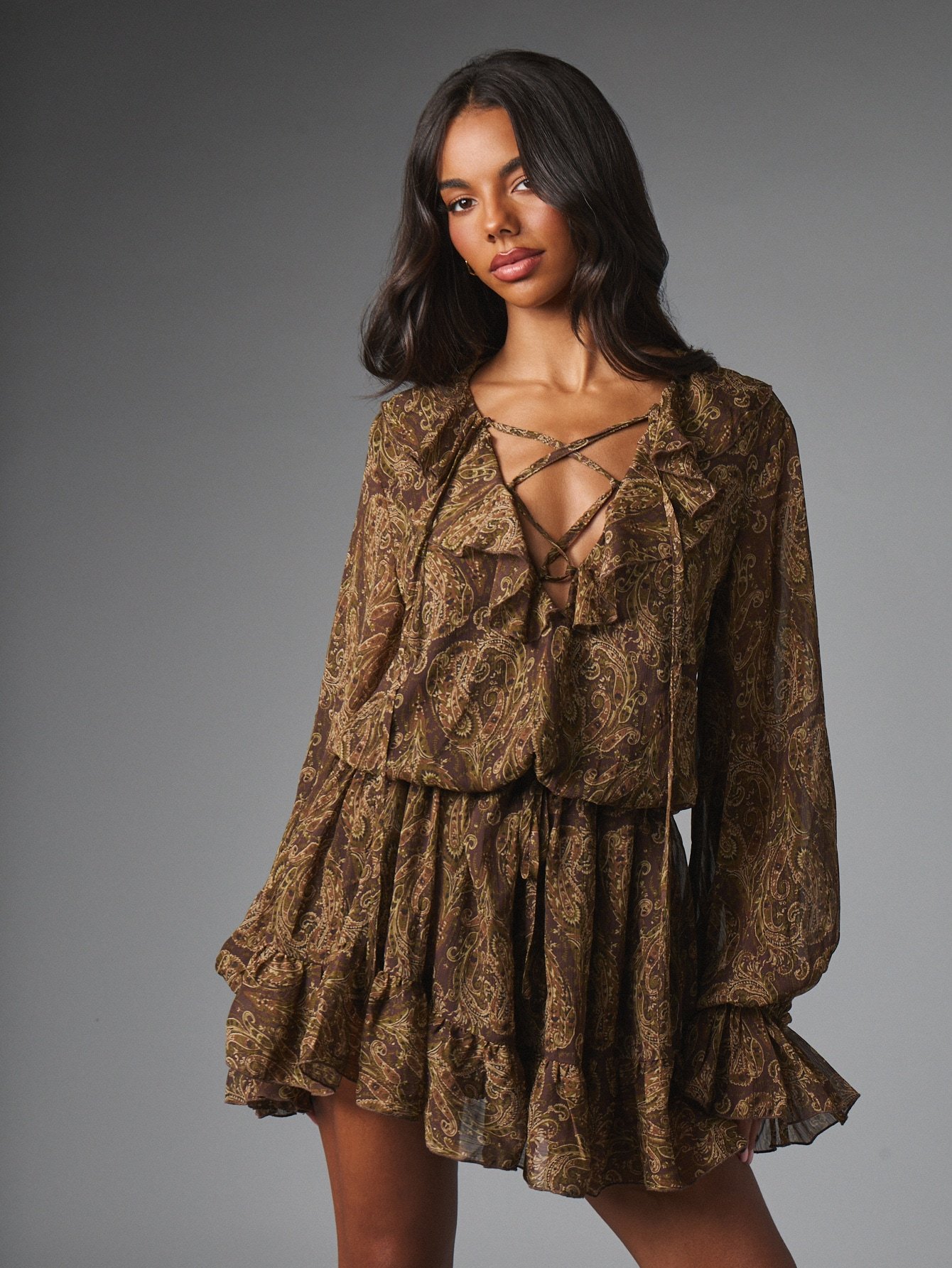Mini robe paisley en mousseline à manches cloche