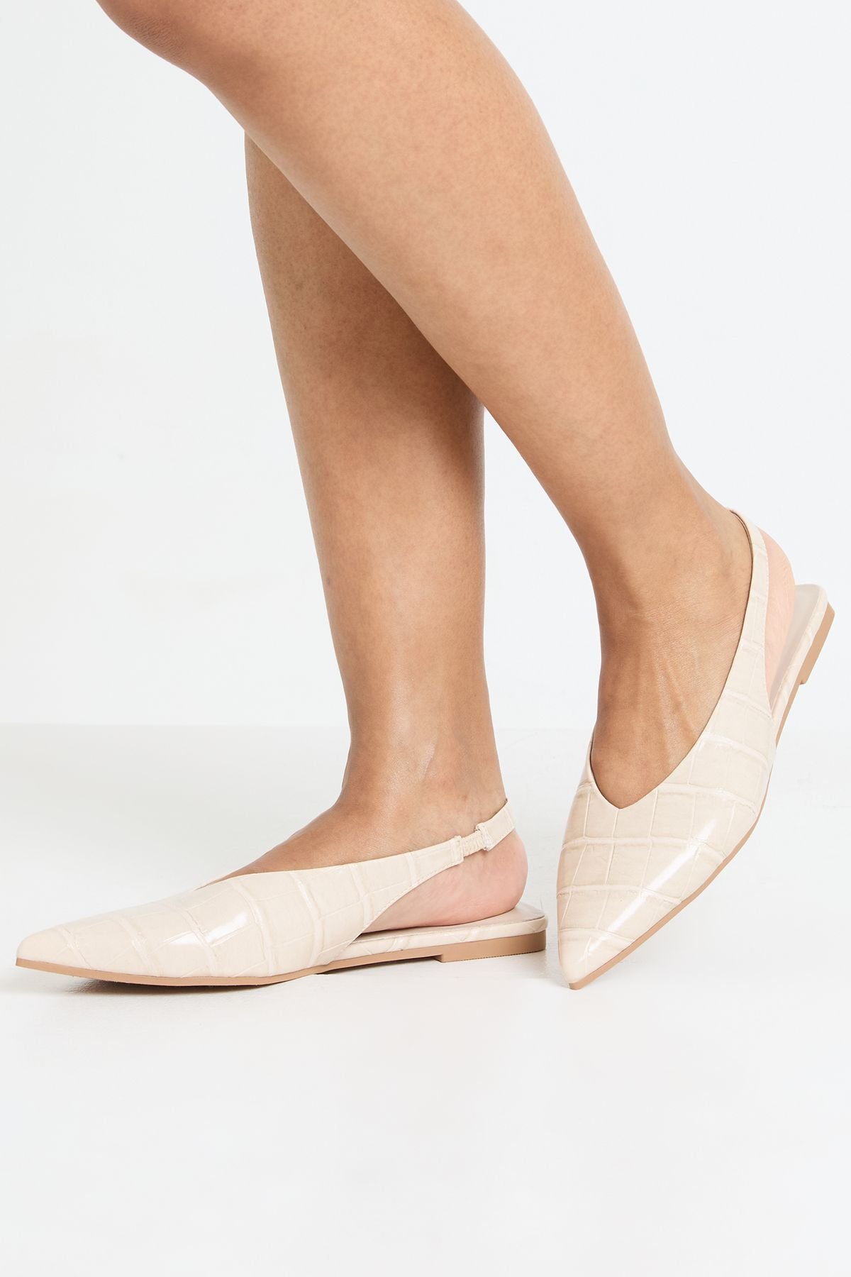 Pointed croc-effect ballet flats - Ecru