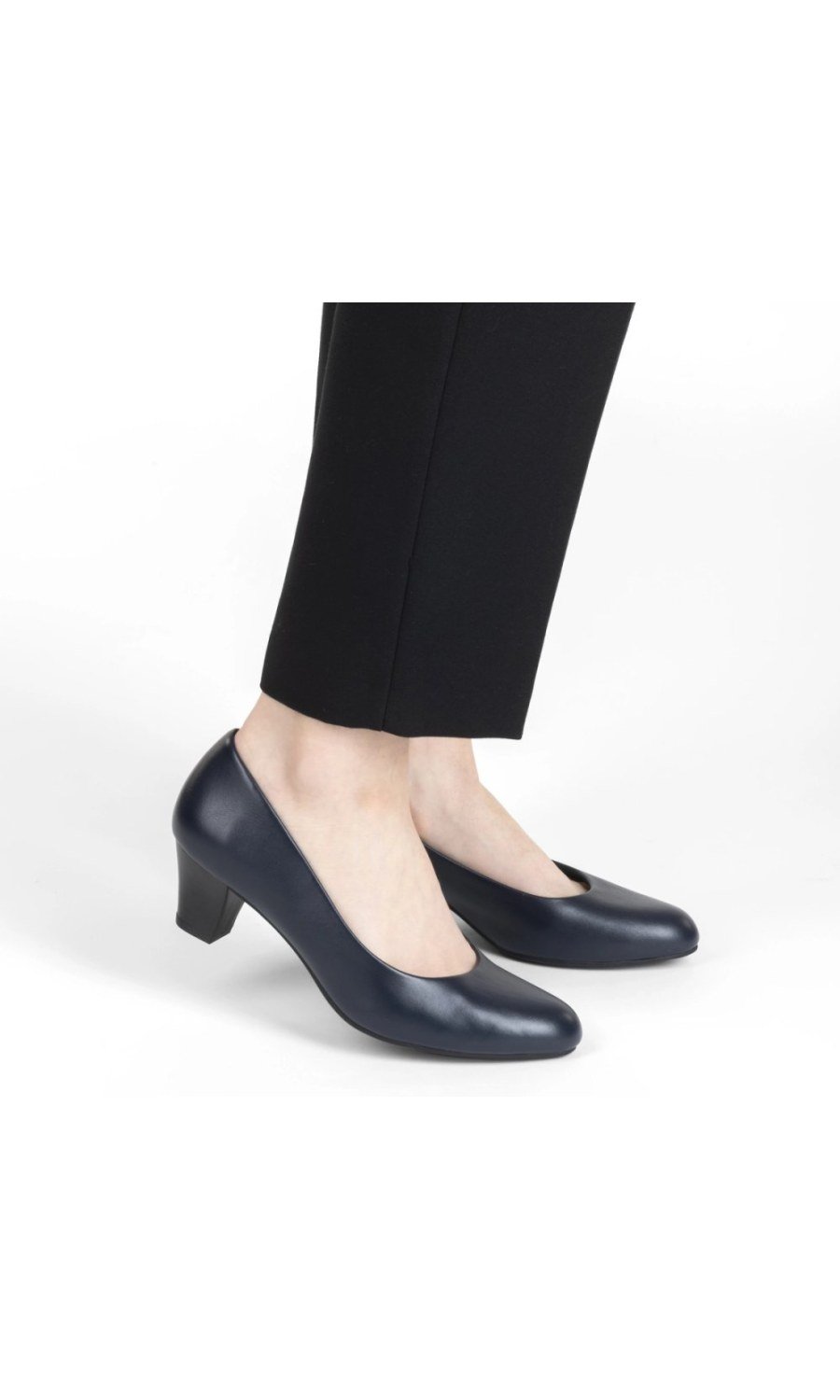 Navy flared-heel round-toe pumps