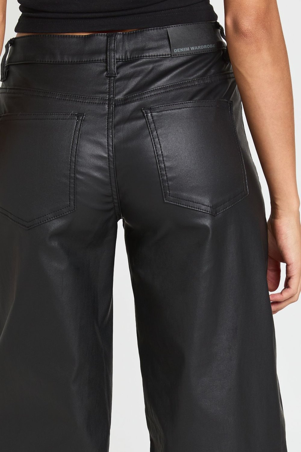 Jean barrel taille mi-haute enduit noir