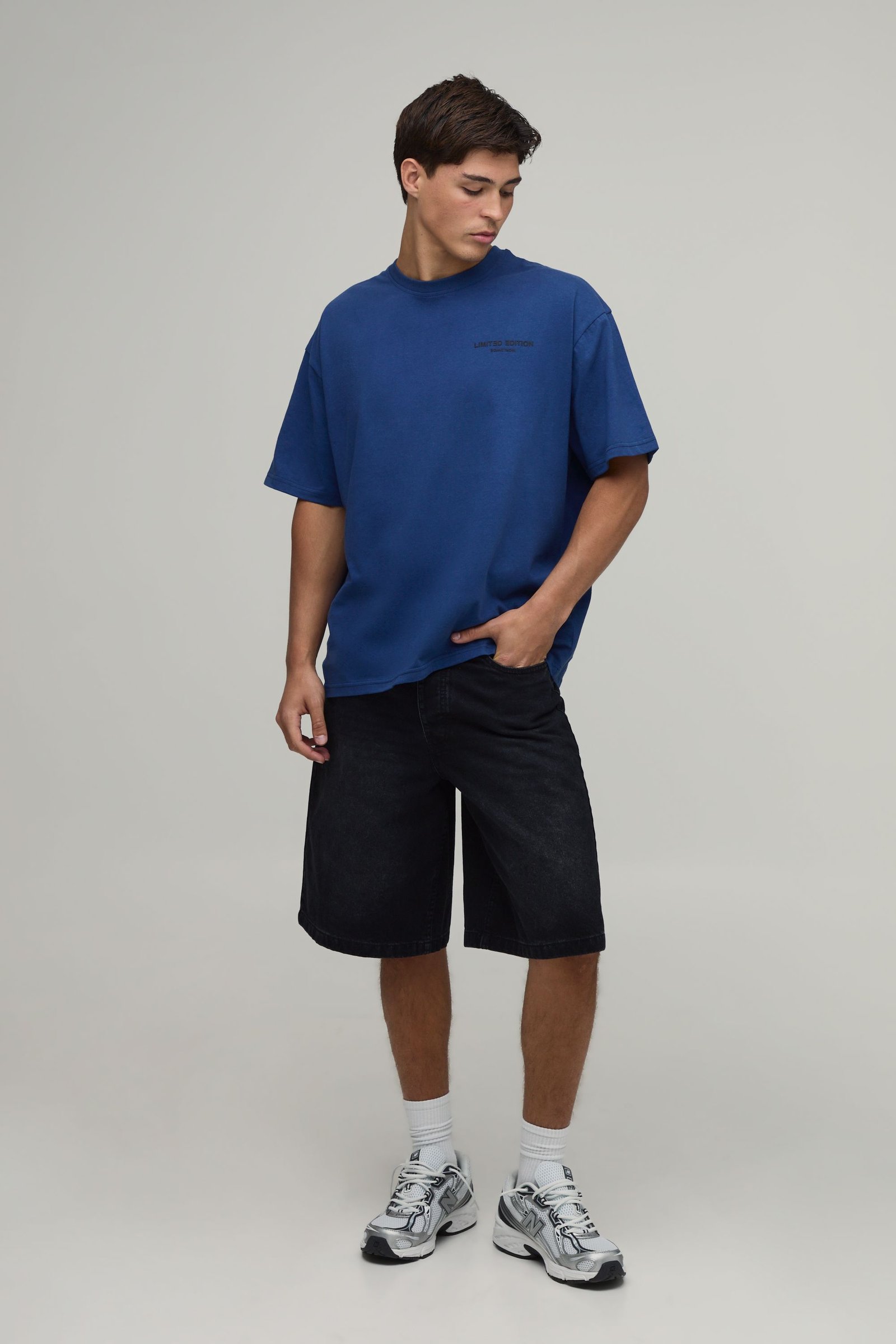 T-shirt oversize b texte en relief édition limitée