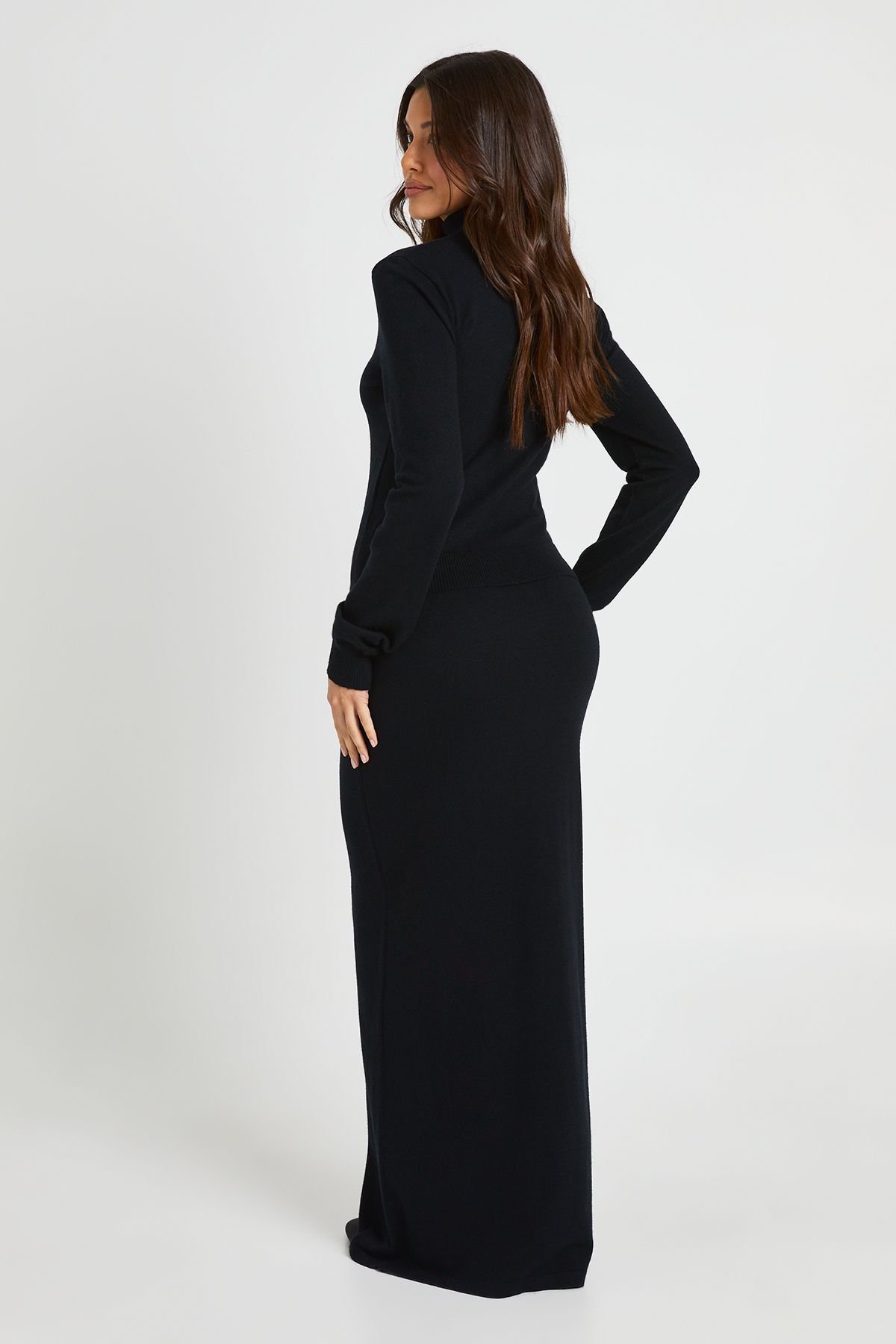 Ensemble coordonné pull col roulé et jupe longue