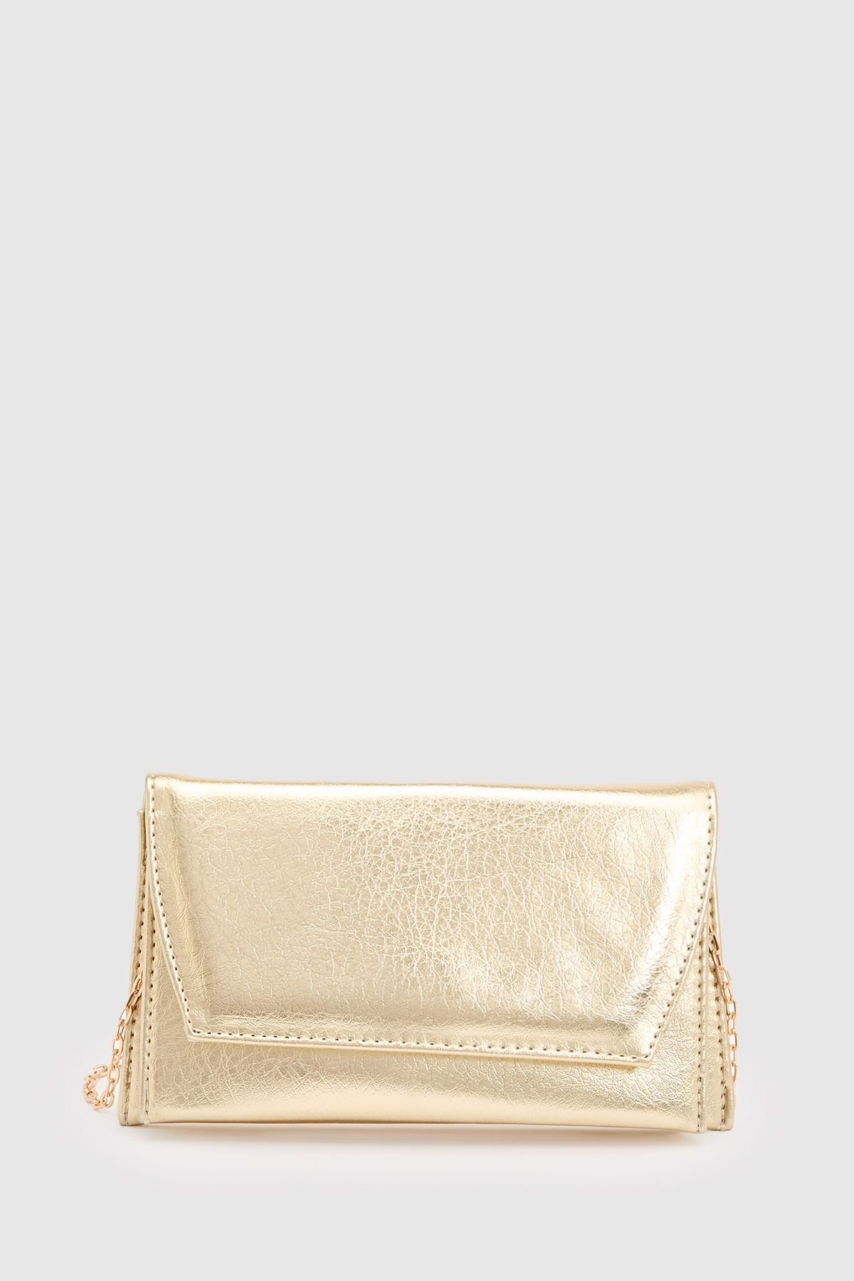Metallic flap clutch with chain